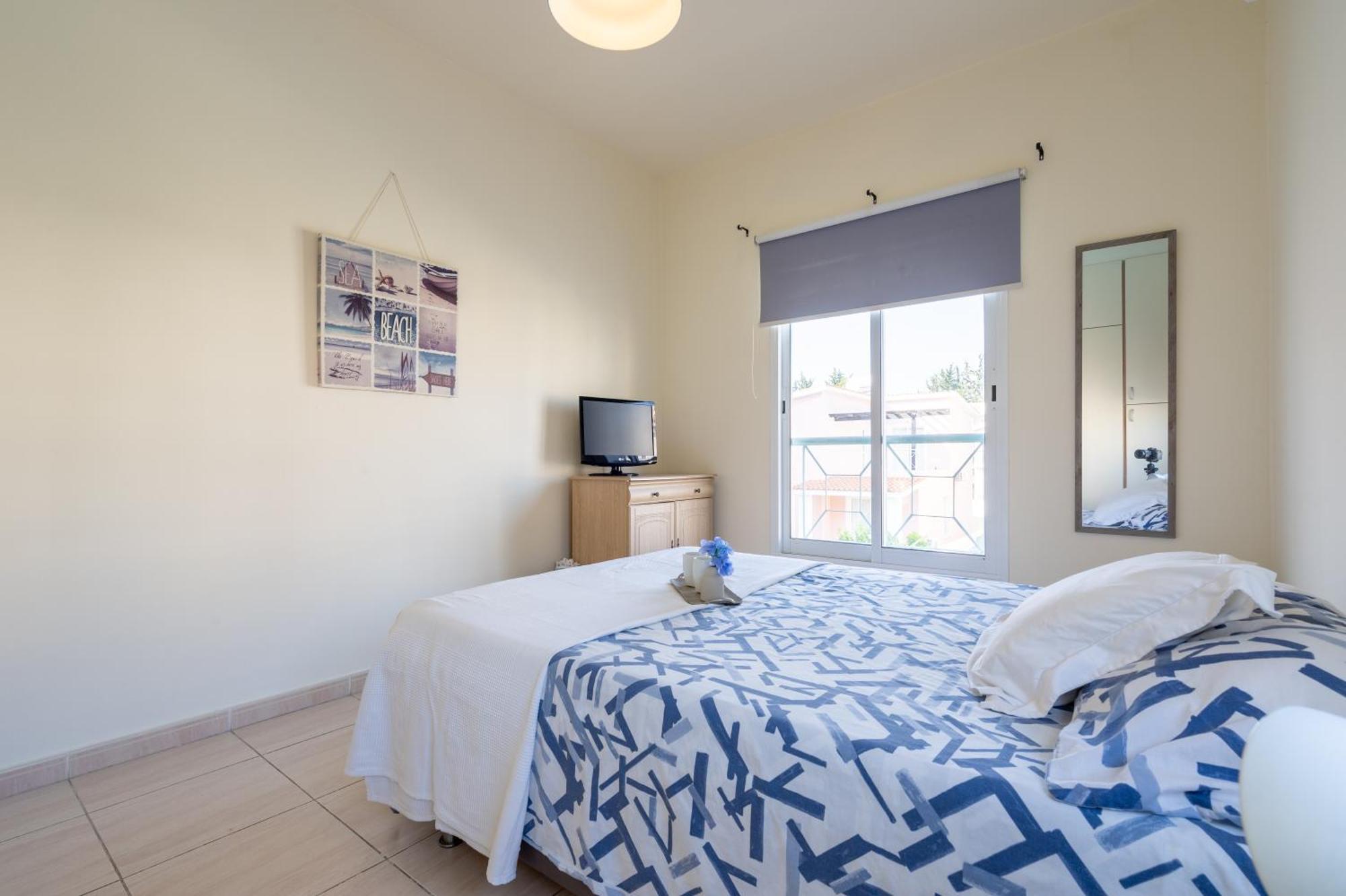 Limnos Gardens Apartment Пафос Екстериор снимка