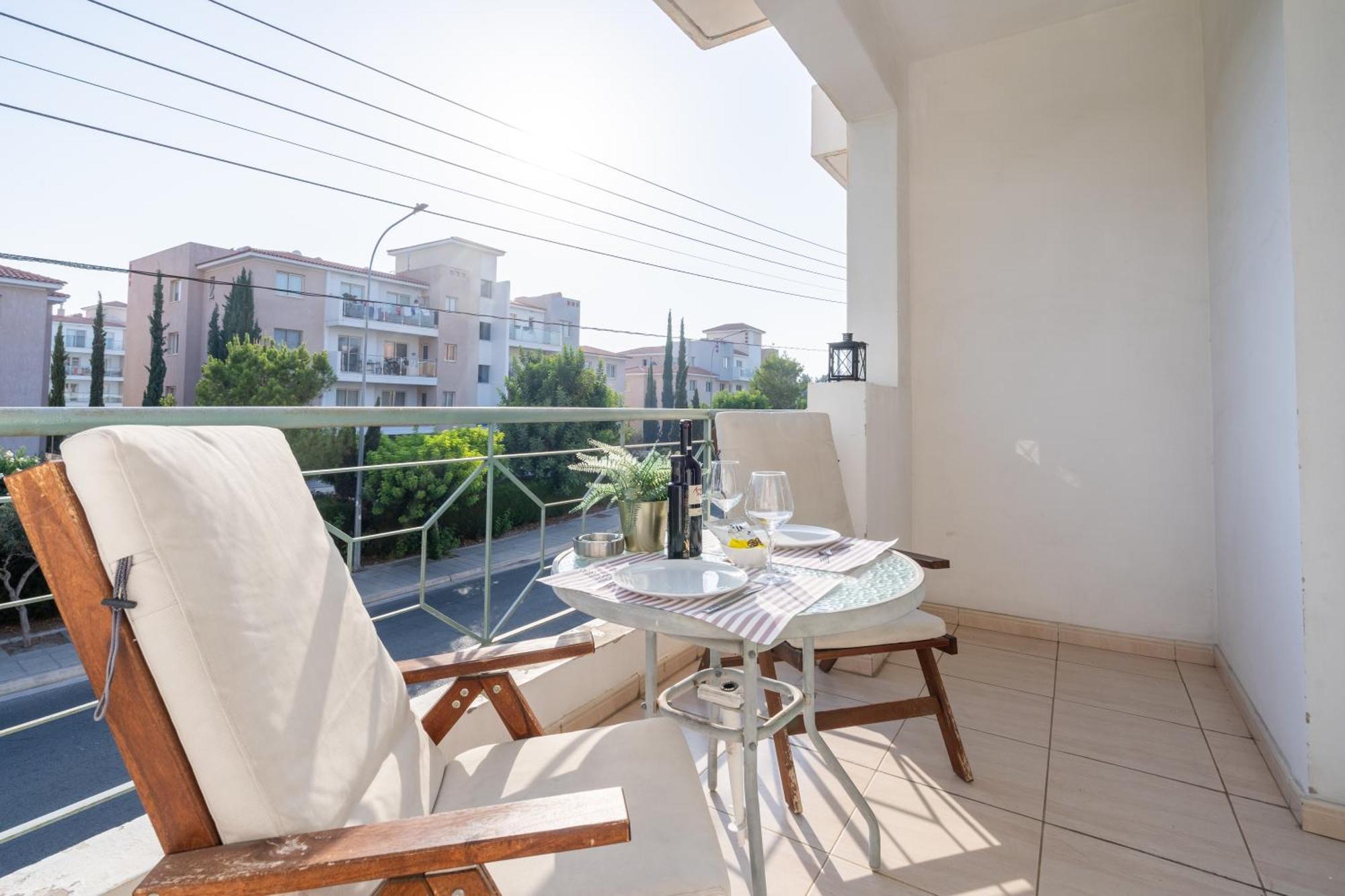 Limnos Gardens Apartment Пафос Екстериор снимка