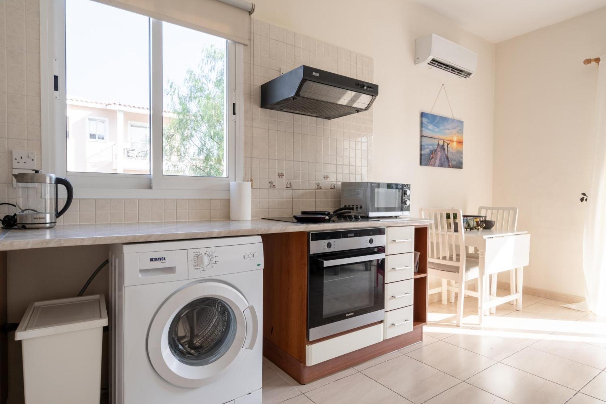 Limnos Gardens Apartment Пафос Екстериор снимка