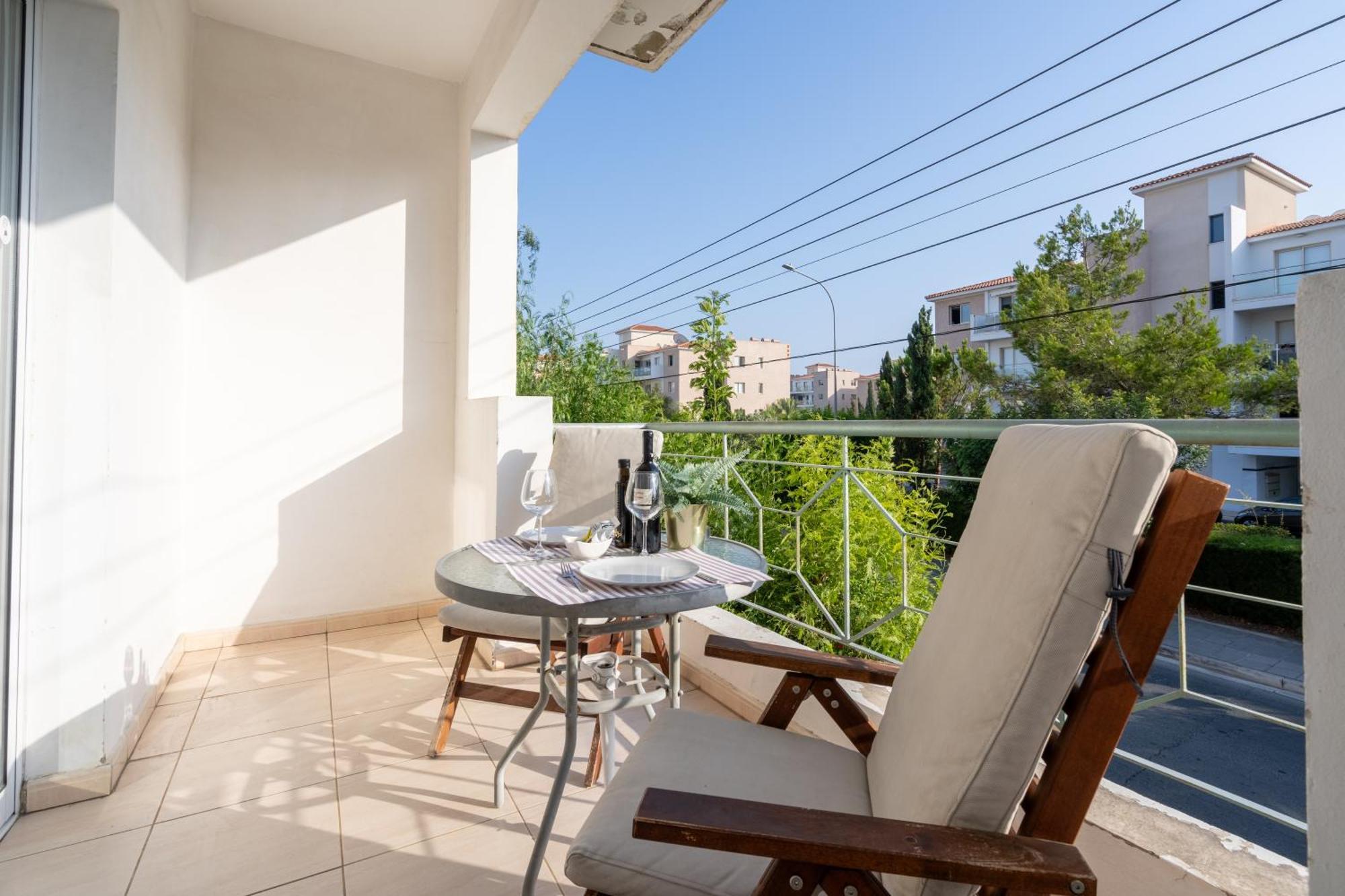 Limnos Gardens Apartment Пафос Екстериор снимка